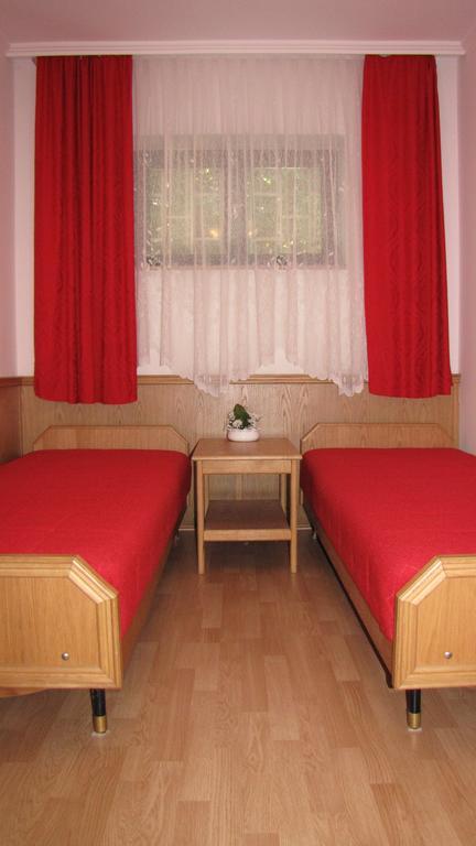 Schmidt Apartment Балатонфеньвеш Номер фото