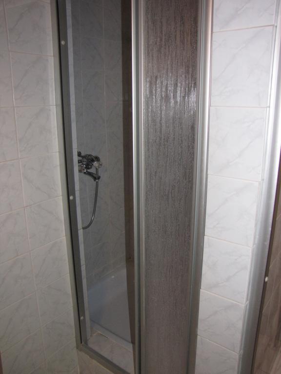 Schmidt Apartment Балатонфеньвеш Номер фото